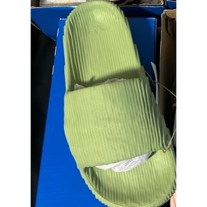 Adidas adilette slides. Size 6 mens/7.5 womens.
